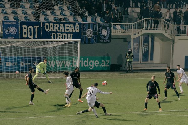 La technologie dans le football : Comment le VAR a changé les règles du jeu